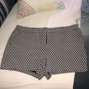 🔥 Worthington B&W Shorts